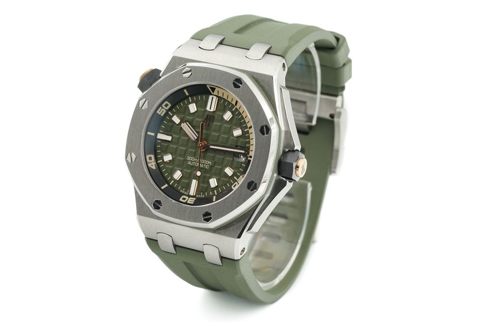 Audemars Piguet Royal Oak Offshore 15720ST.OO.A052CA.01 Image 2